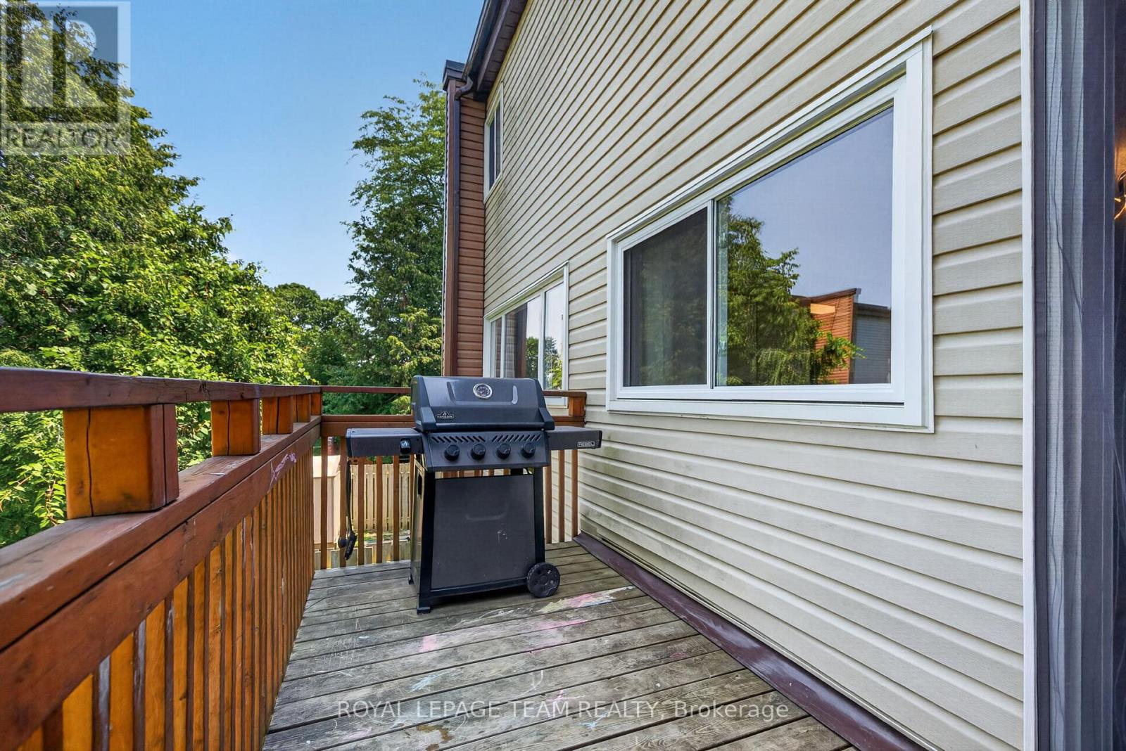 3 Bed, 2 Bath House for Sale in Ottawa – 41 LONGWOOD AVENUE, Ottawa – MLS# X13516910 - Image 23