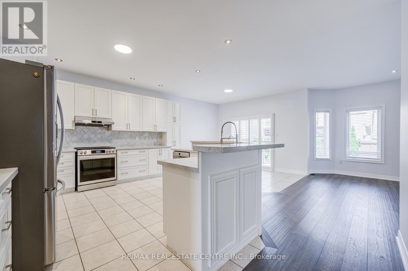 3275 TACC DRIVE - 15
