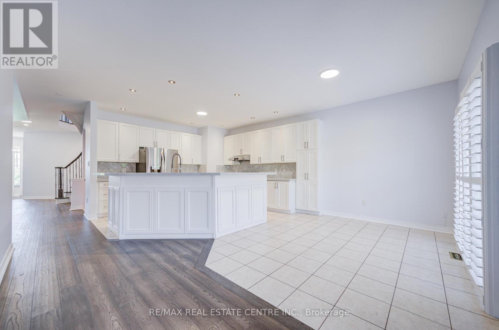 3275 TACC DRIVE - 24