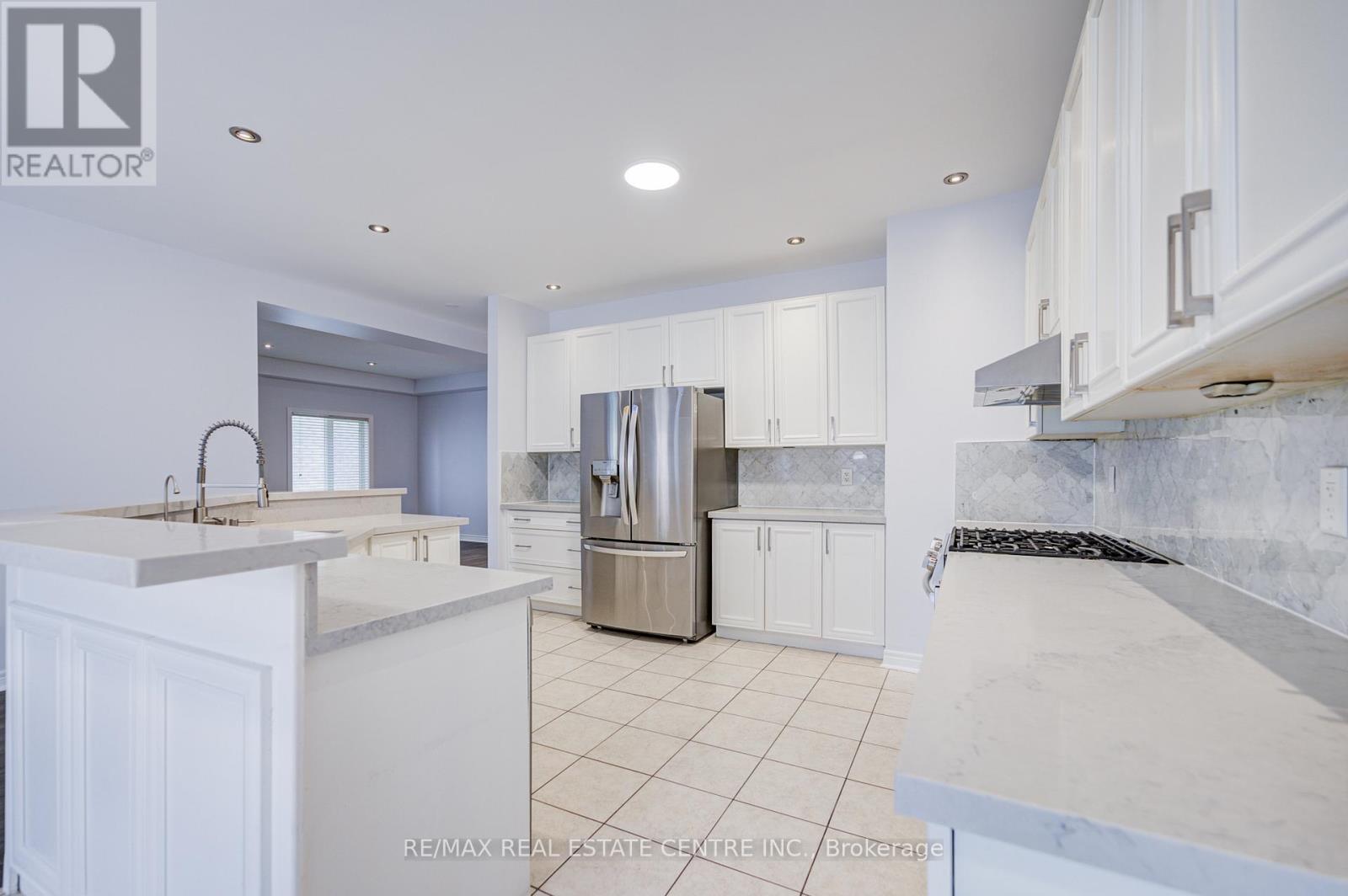 3275 TACC DRIVE - 19