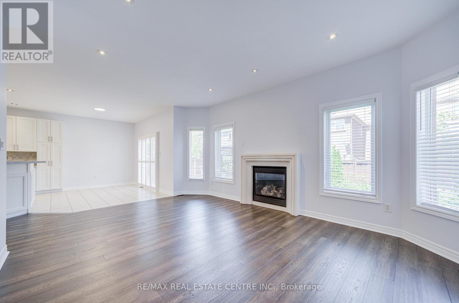 3275 TACC DRIVE - 26