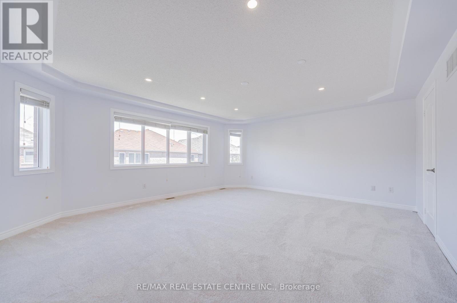 3275 TACC DRIVE - 35