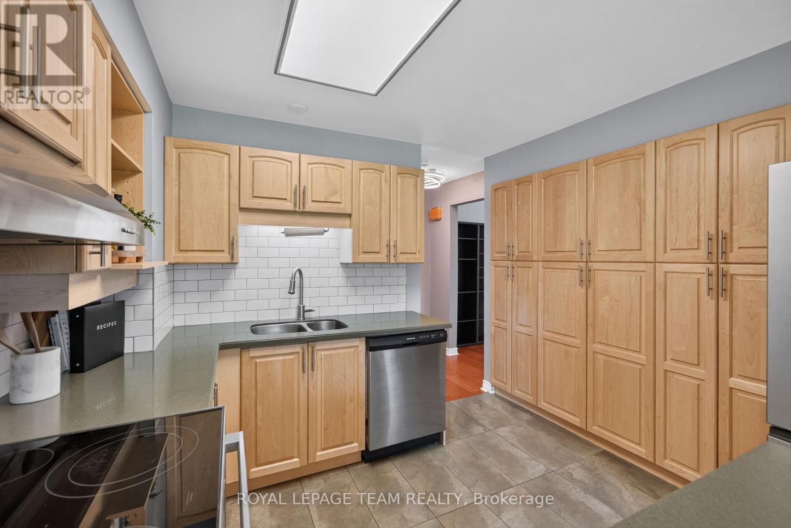 3 Bed, 2 Bath House for Sale in Ottawa – 41 LONGWOOD AVENUE, Ottawa – MLS# X13516910 - Image 33