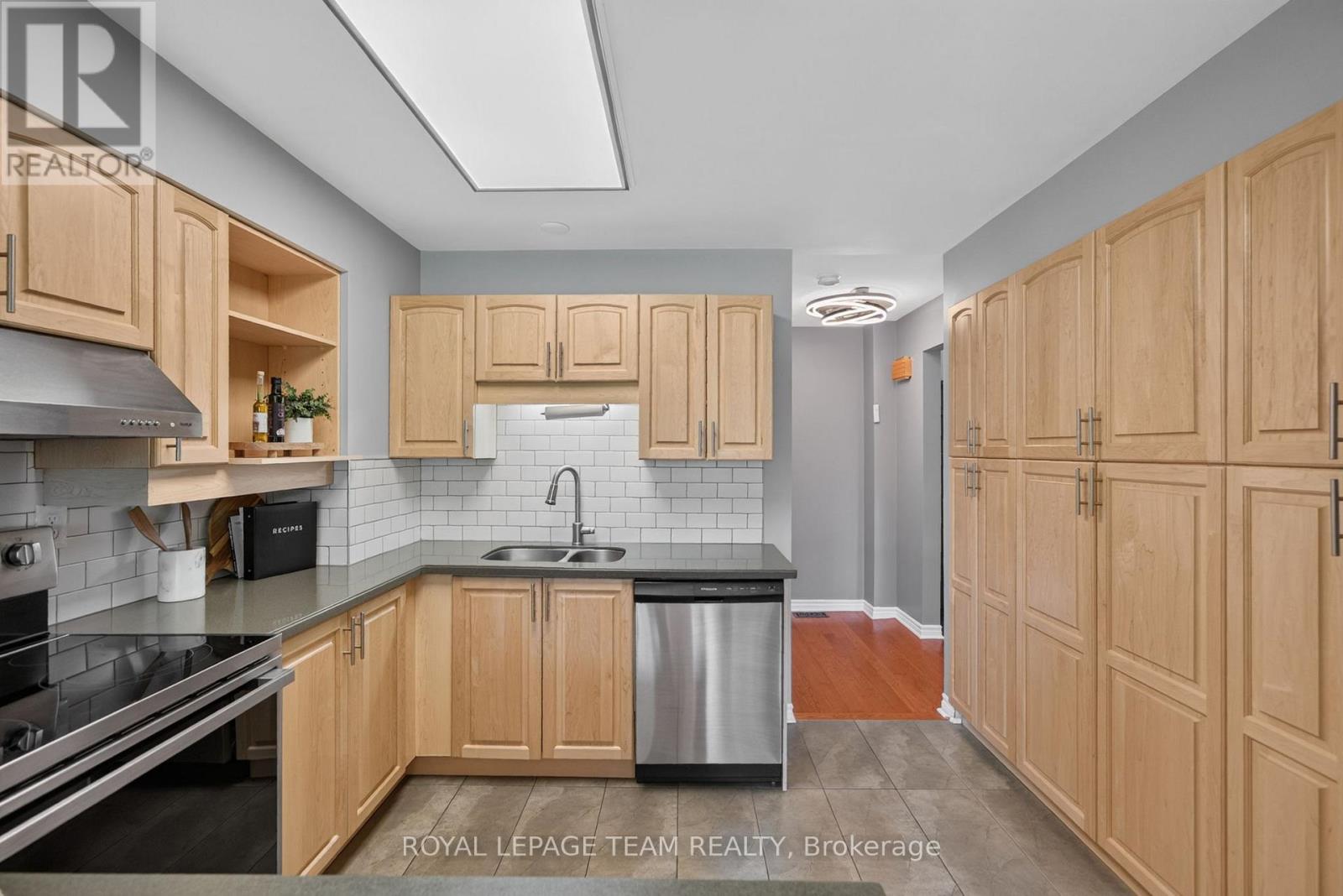 3 Bed, 2 Bath House for Sale in Ottawa – 41 LONGWOOD AVENUE, Ottawa – MLS# X13516910 - Image 35