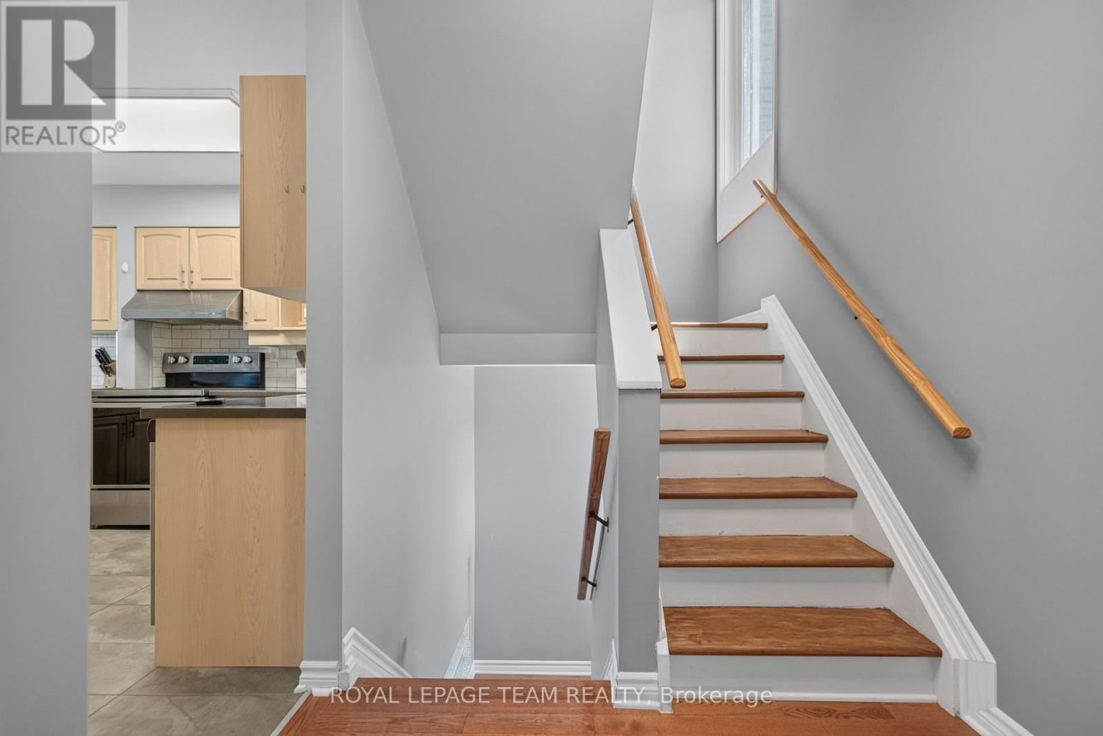 3 Bed, 2 Bath House for Sale in Ottawa – 41 LONGWOOD AVENUE, Ottawa – MLS# X13516910 - Image 39