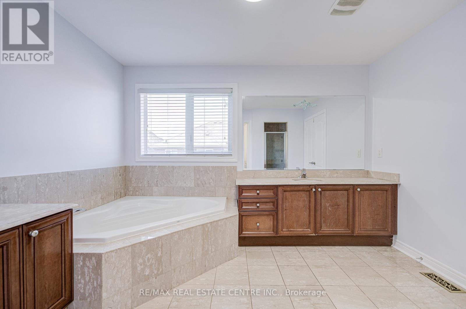 3275 TACC DRIVE - 40