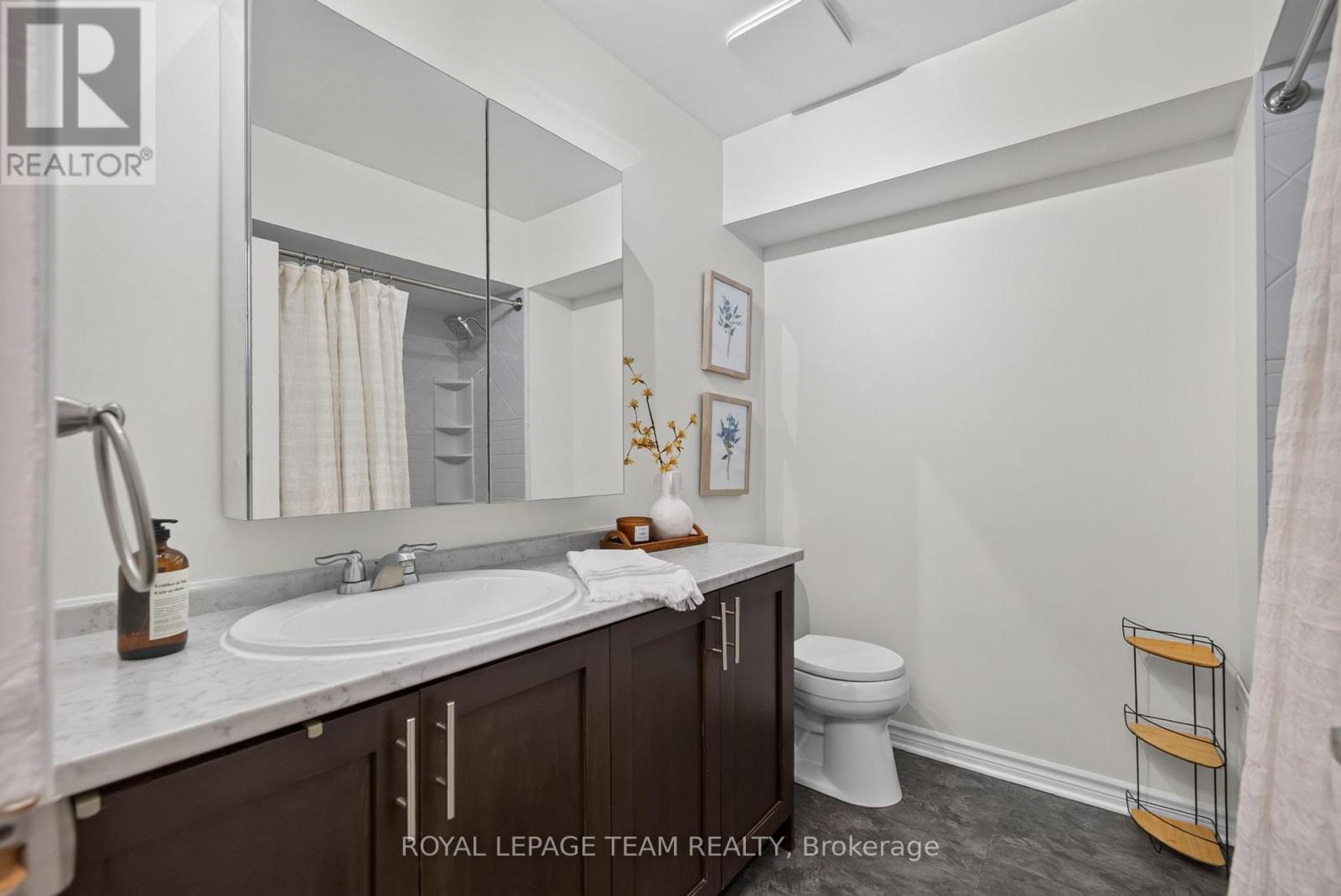 3 Bed, 2 Bath House for Sale in Ottawa – 41 LONGWOOD AVENUE, Ottawa – MLS# X13516910 - Image 46
