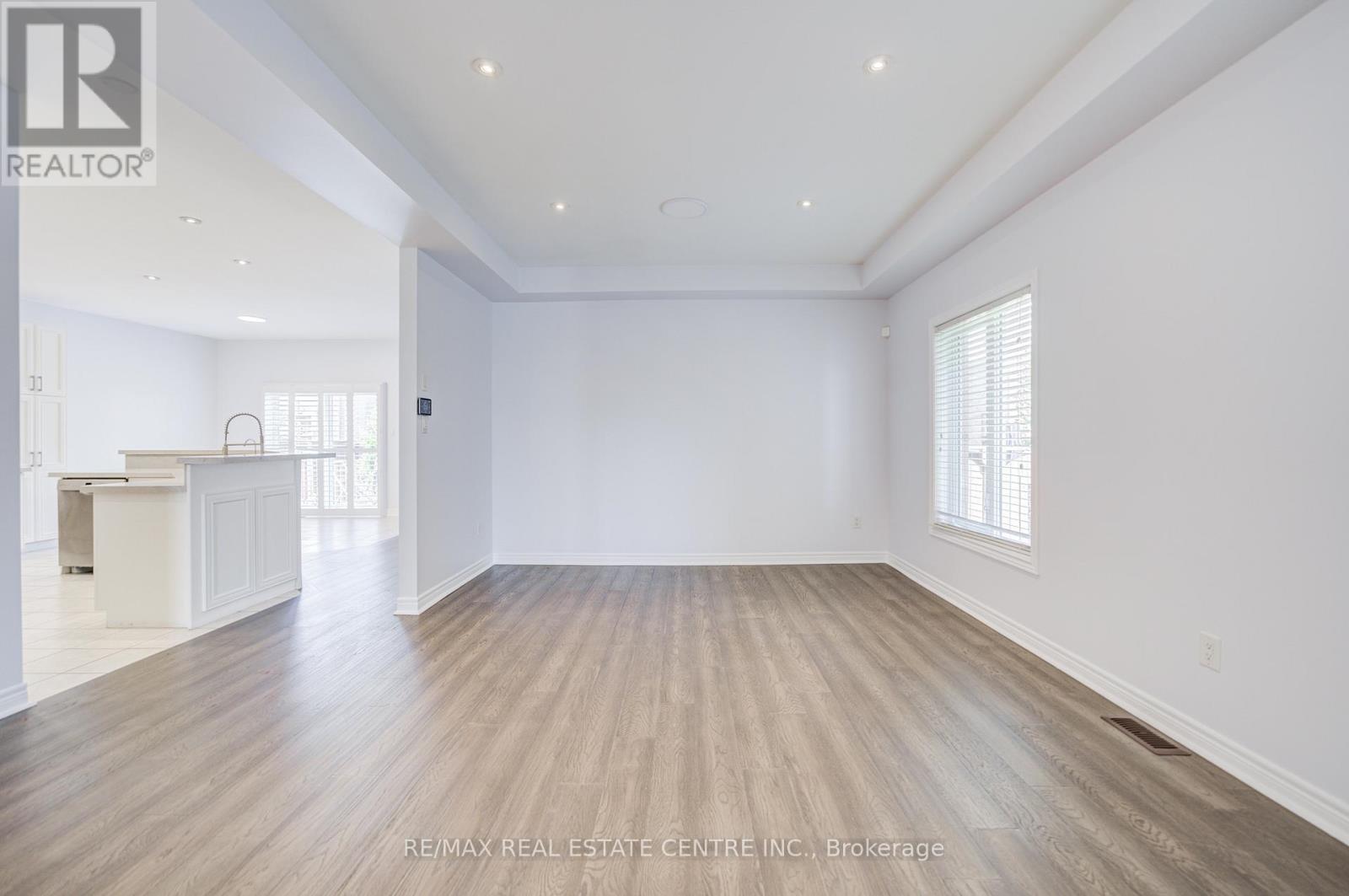 3275 TACC DRIVE - 14
