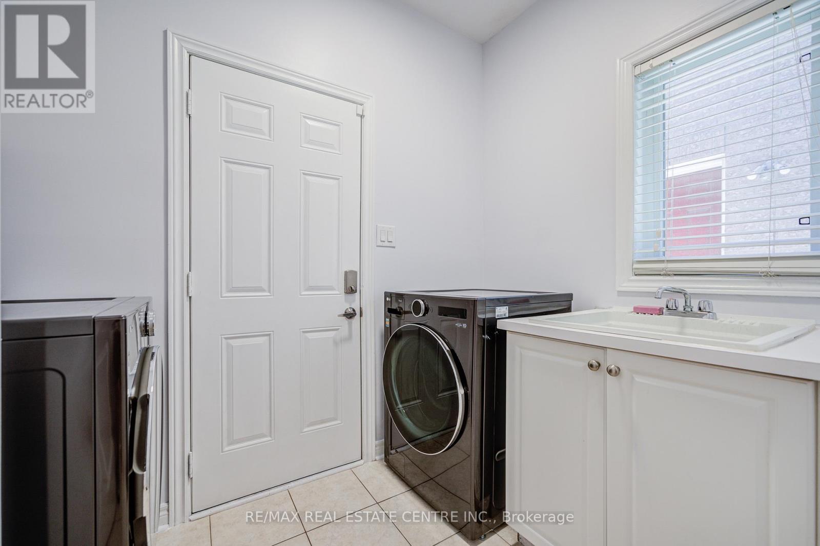 3275 TACC DRIVE - 30