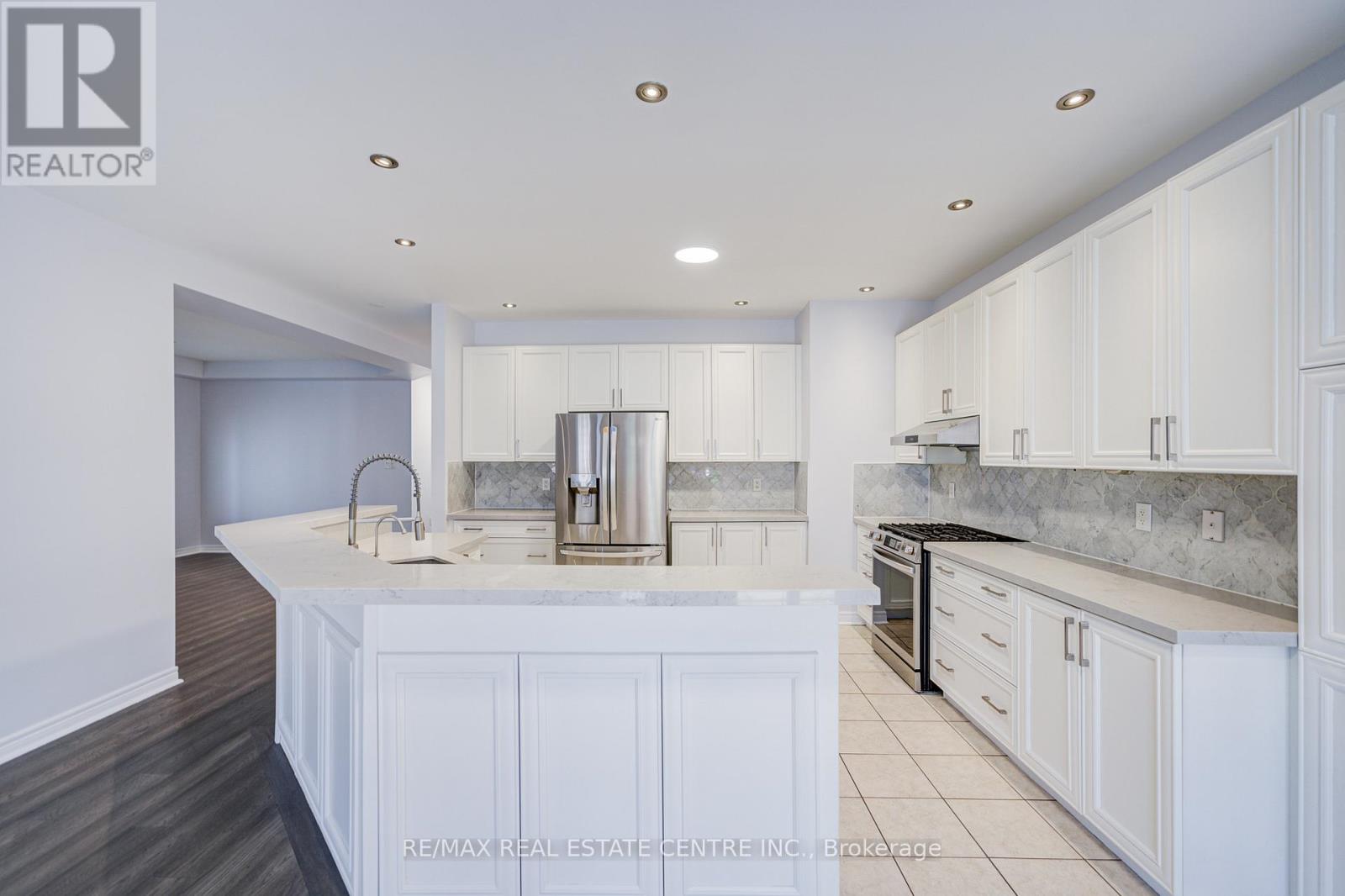 3275 TACC DRIVE - 18