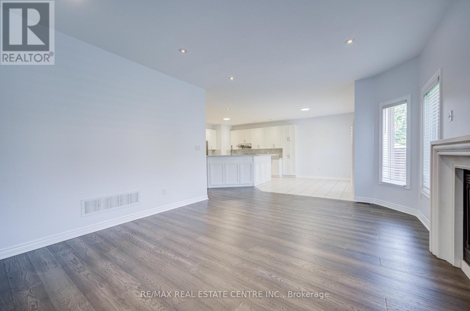 3275 TACC DRIVE - 27