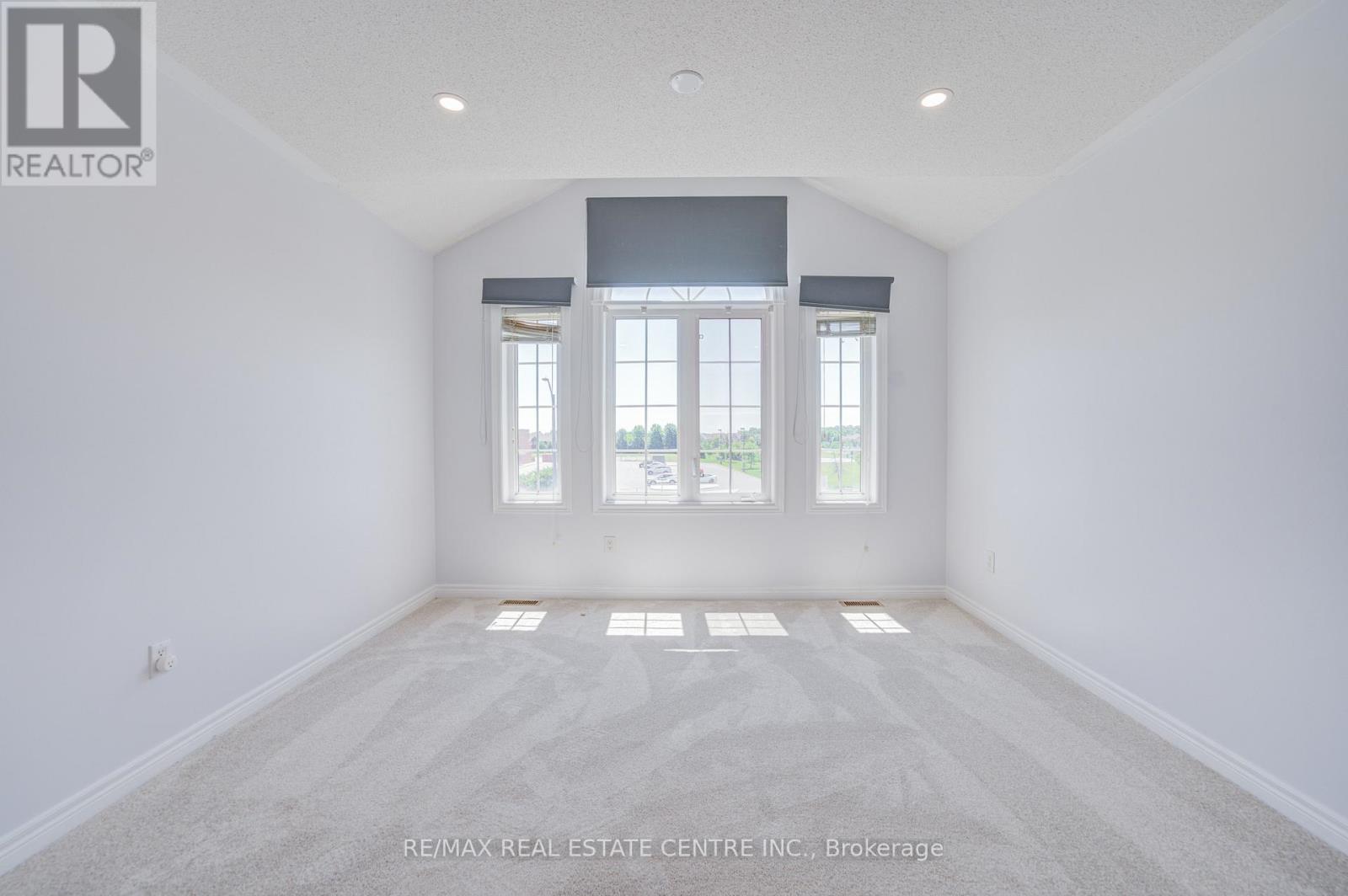 3275 TACC DRIVE - 44