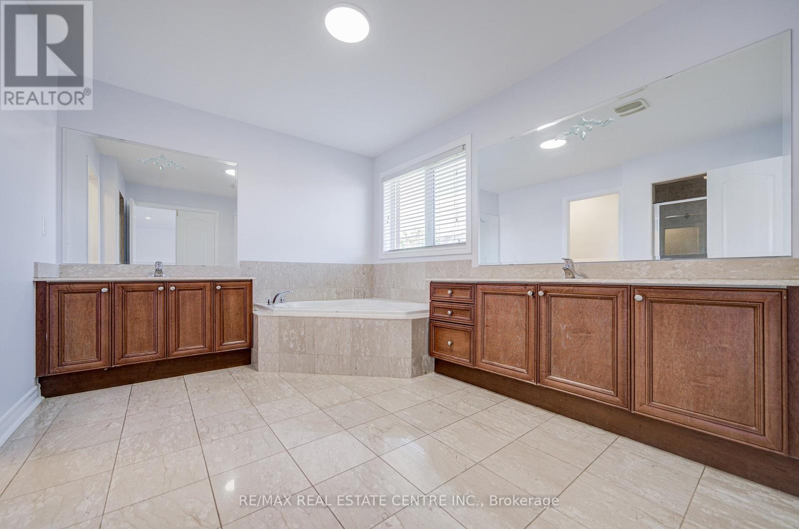 3275 TACC DRIVE - 38