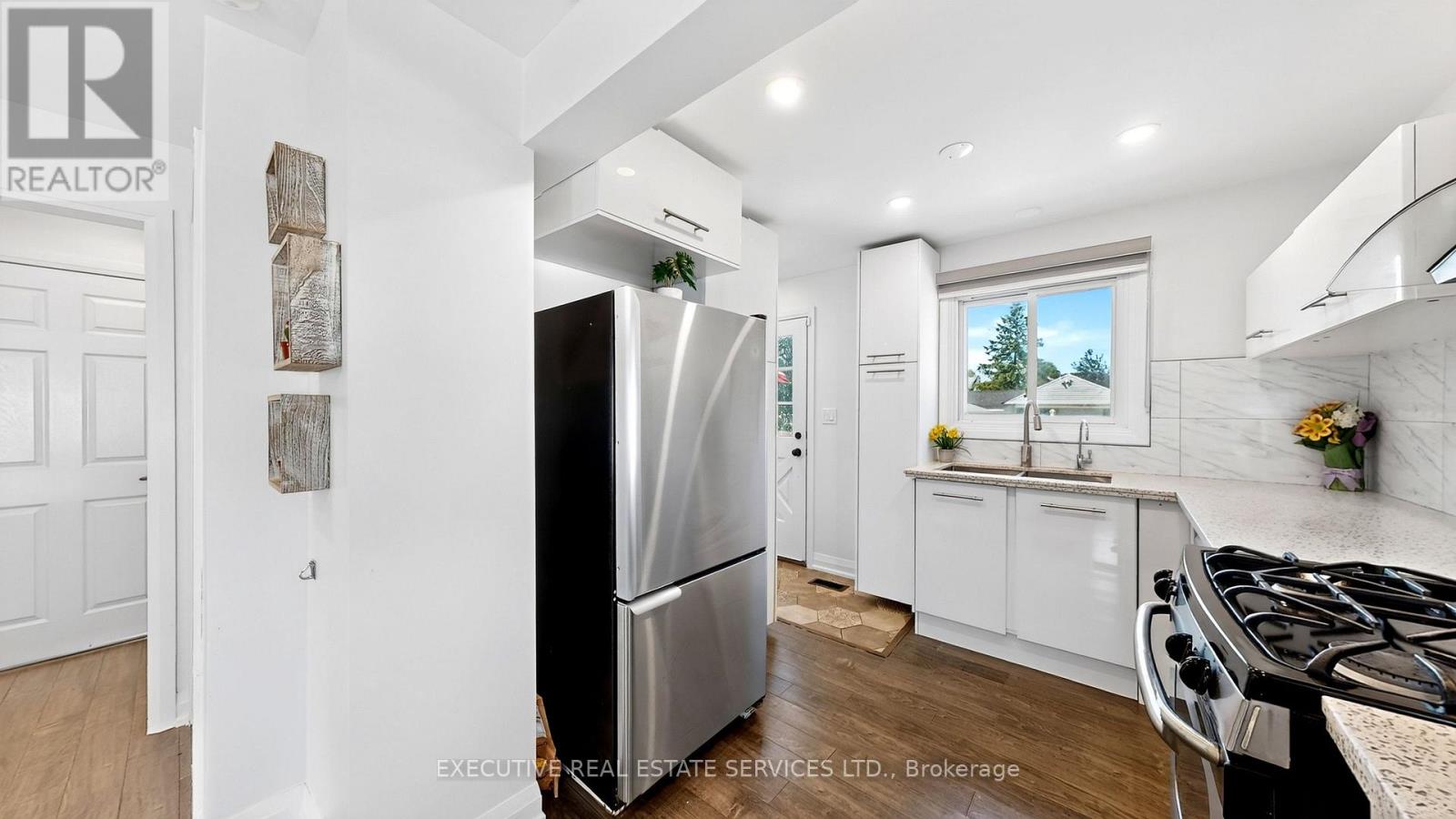 38 PARKER STREET - 15