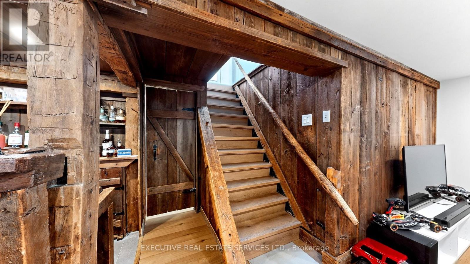 38 PARKER STREET - 26