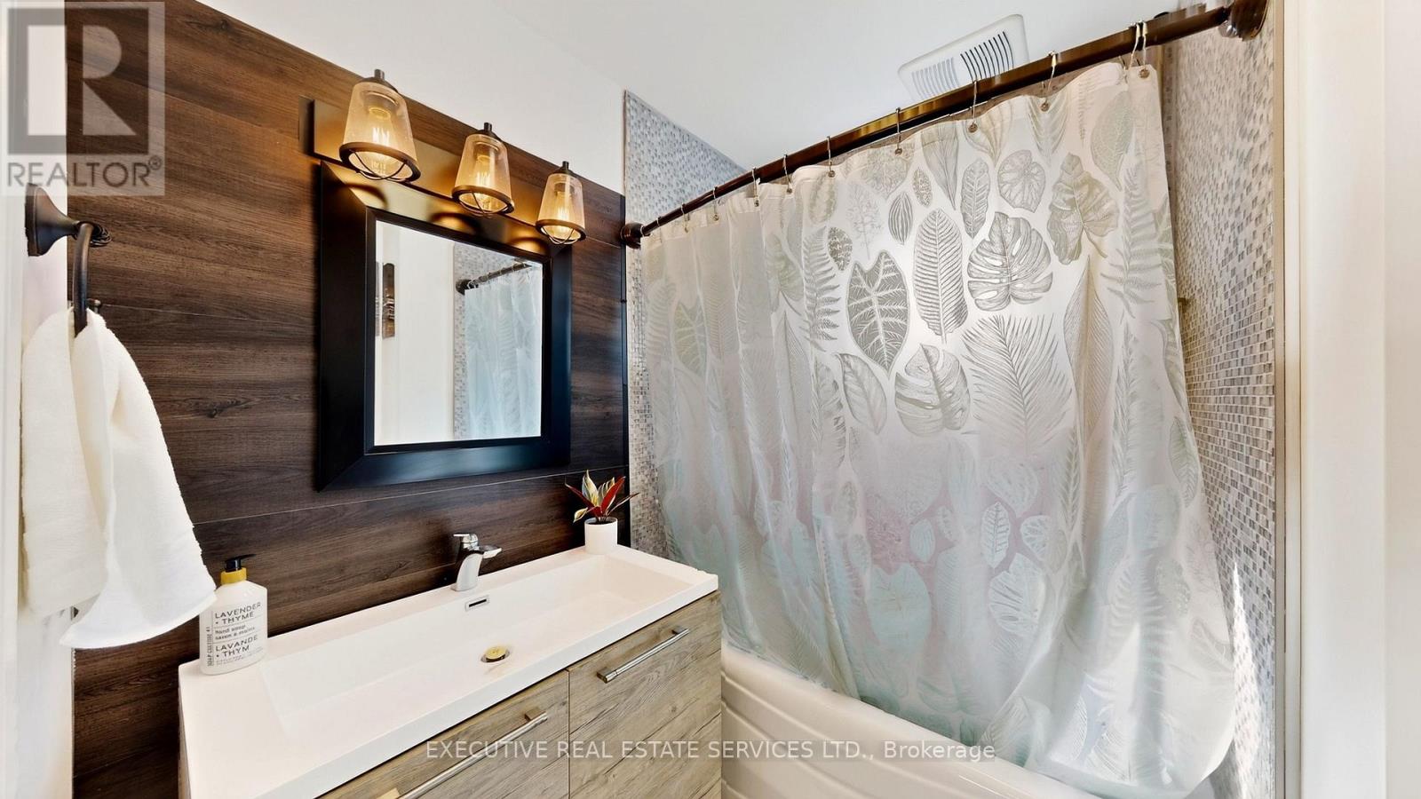 38 PARKER STREET - 17