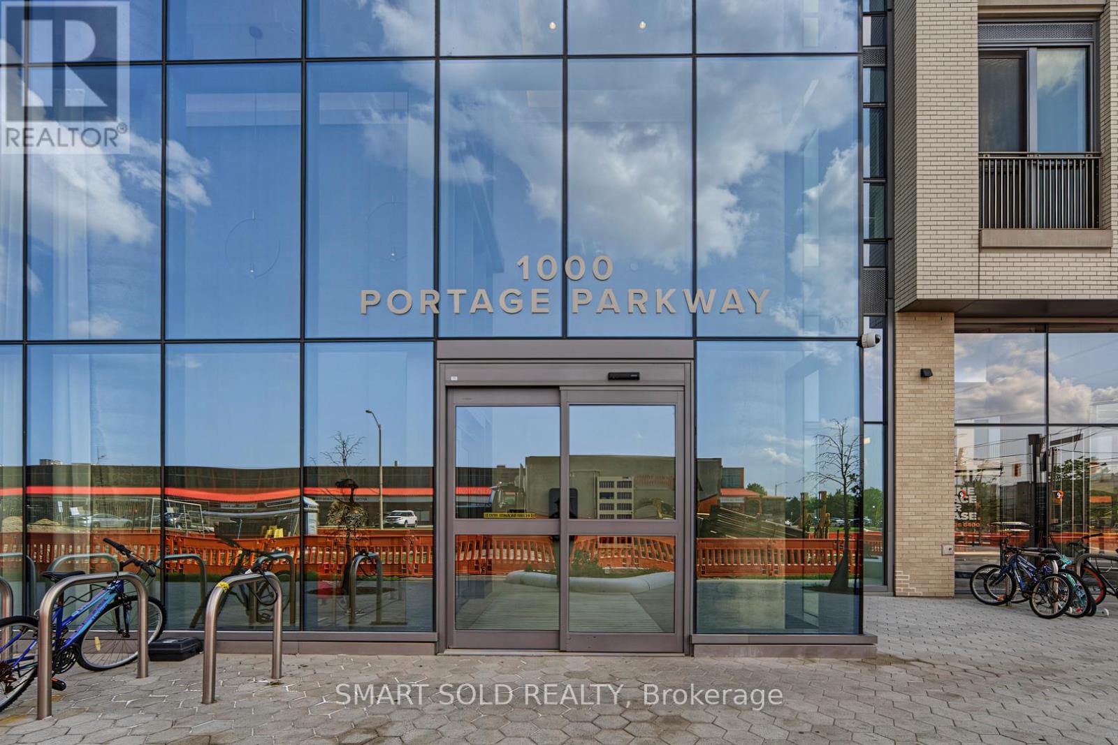 #906 1000 PORTAGE PARKWAY - 29