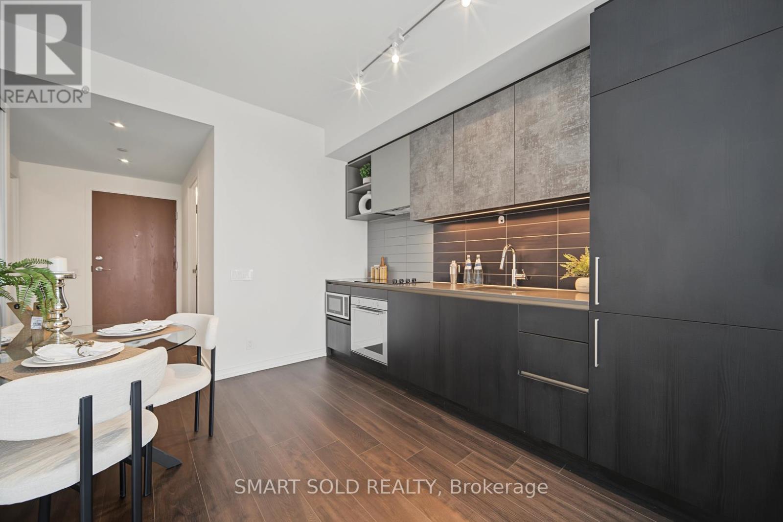 #906 1000 PORTAGE PARKWAY - 5