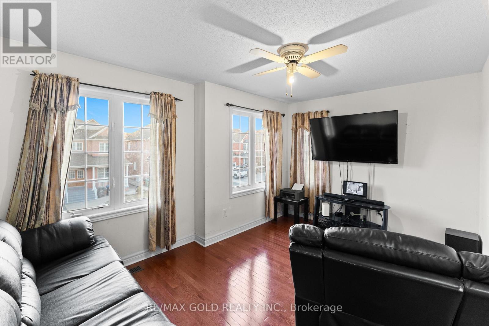 57 POWELL DRIVE - 34