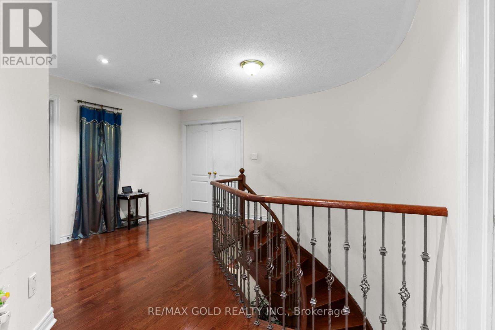 57 POWELL DRIVE - 40
