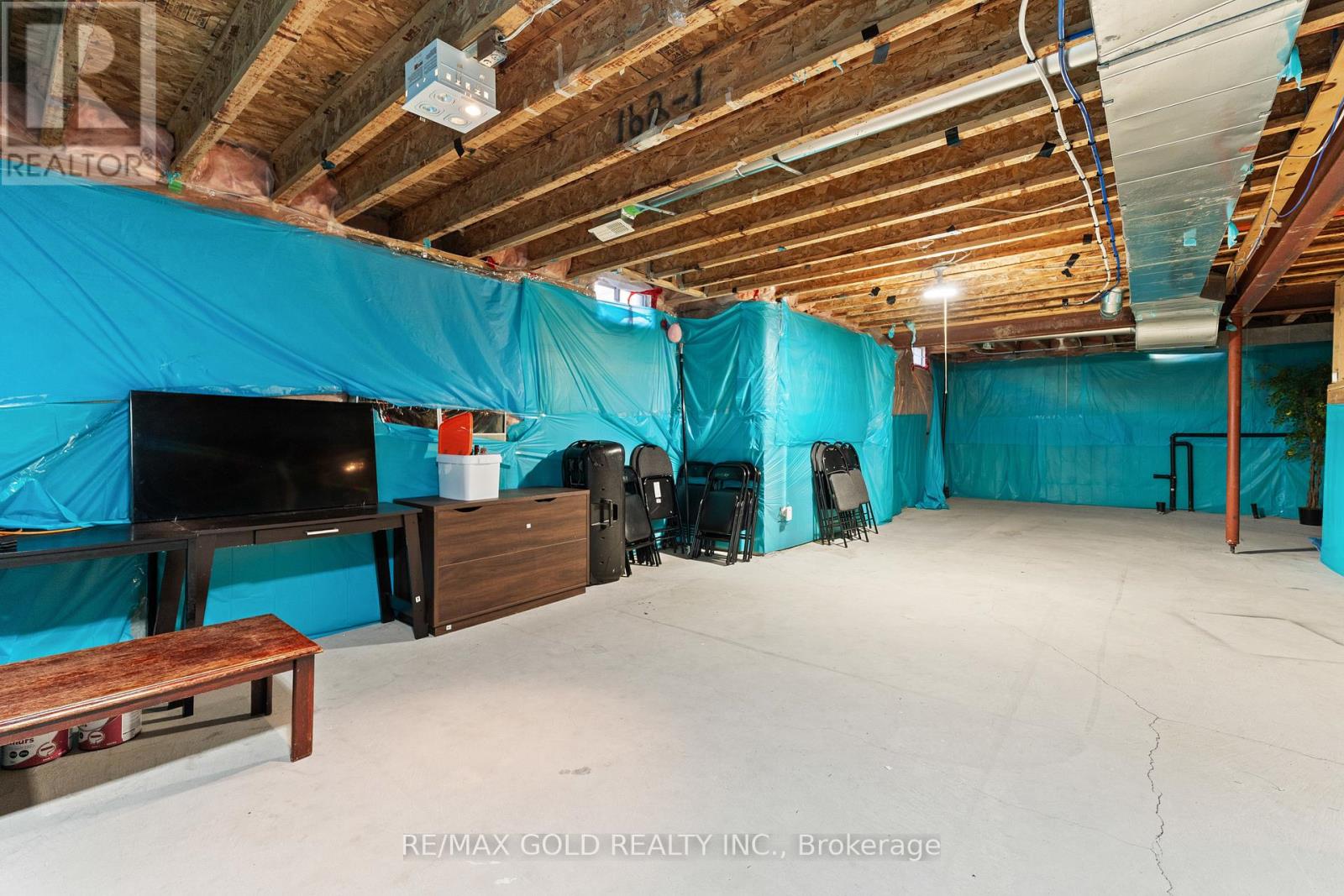 57 POWELL DRIVE - 43