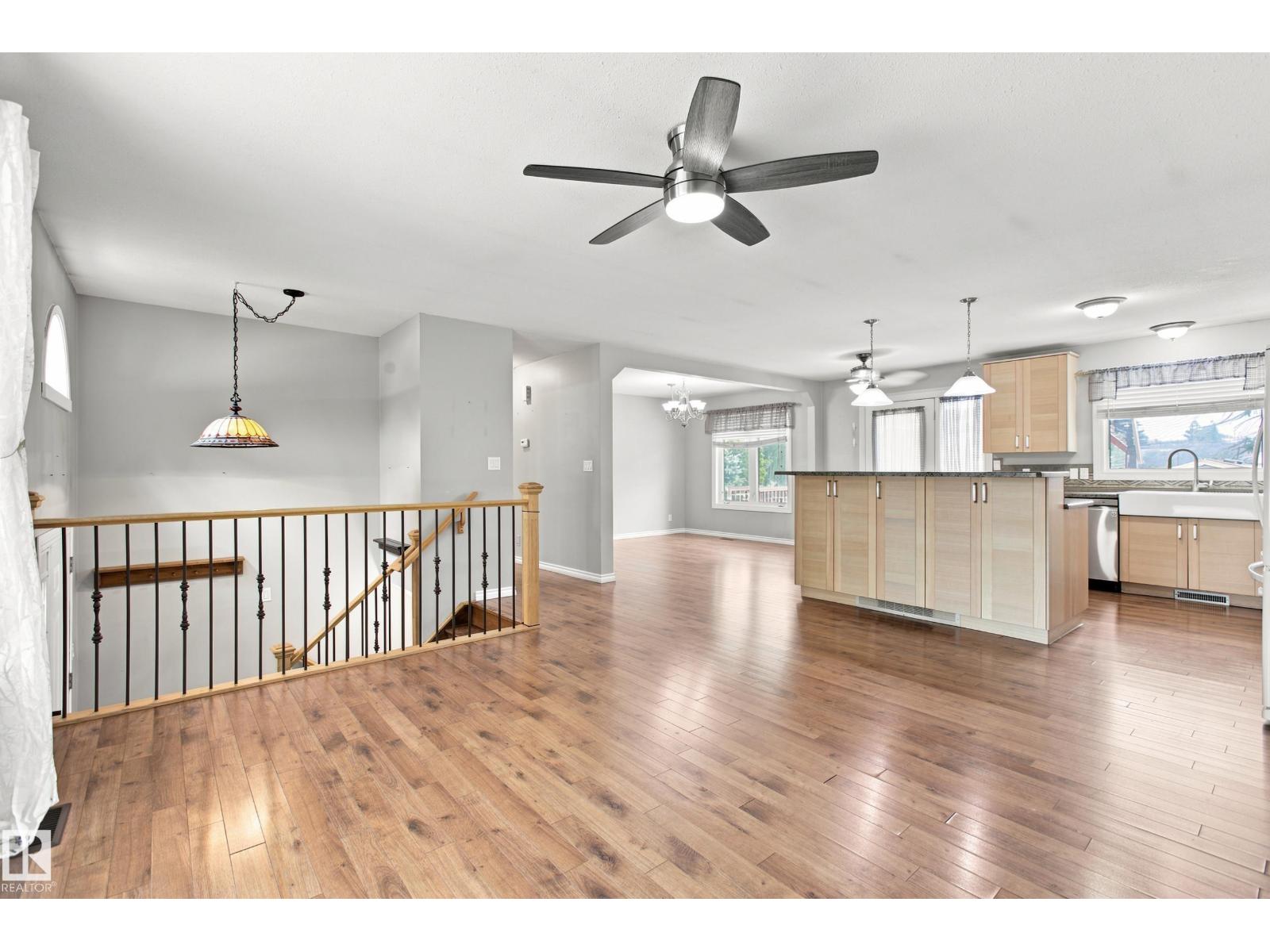 5507 47 ST - 10