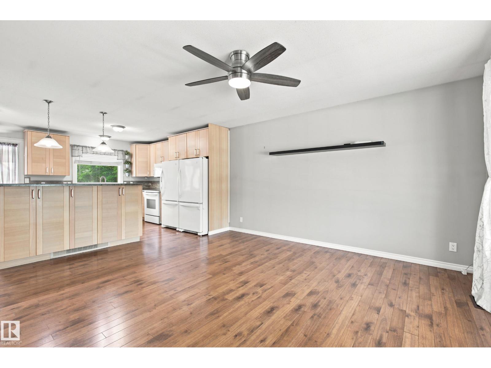 5507 47 ST - 11