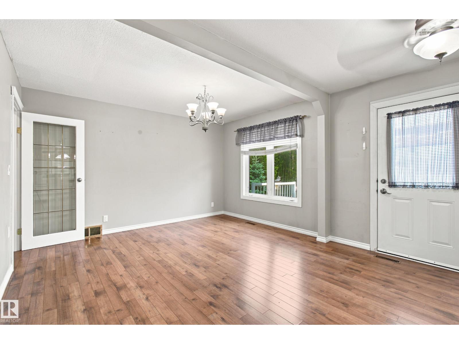 5507 47 ST - Image 18