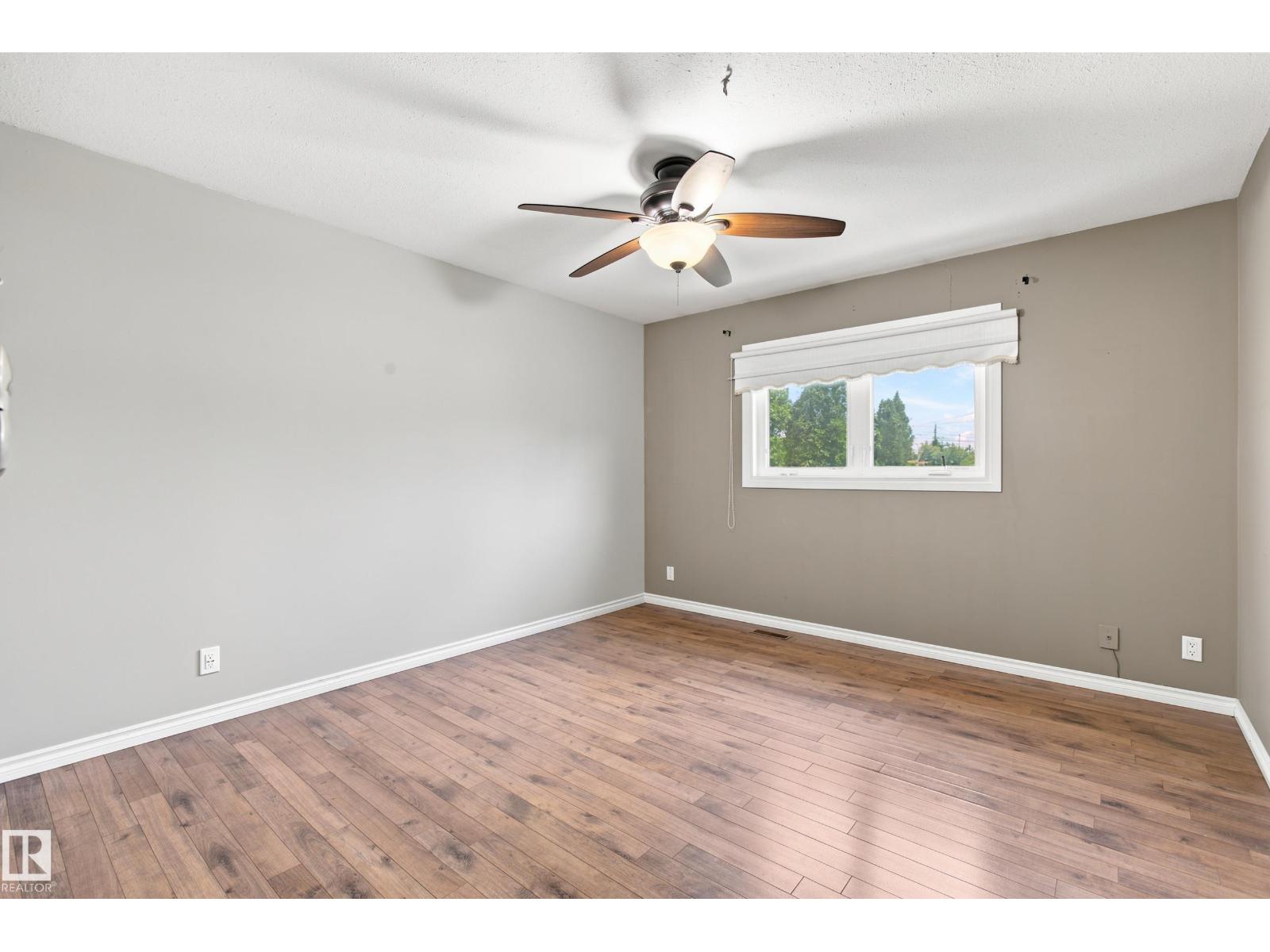 5507 47 ST - 20