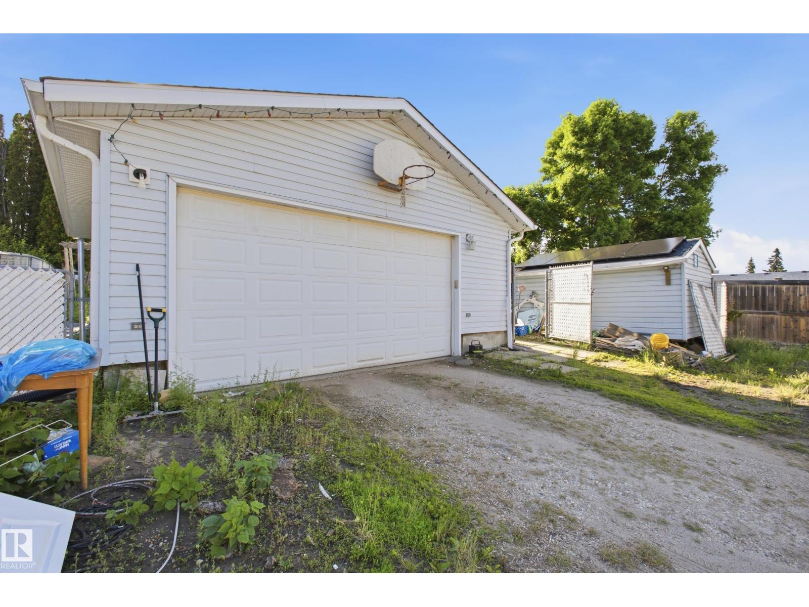 5507 47 ST - Image 42