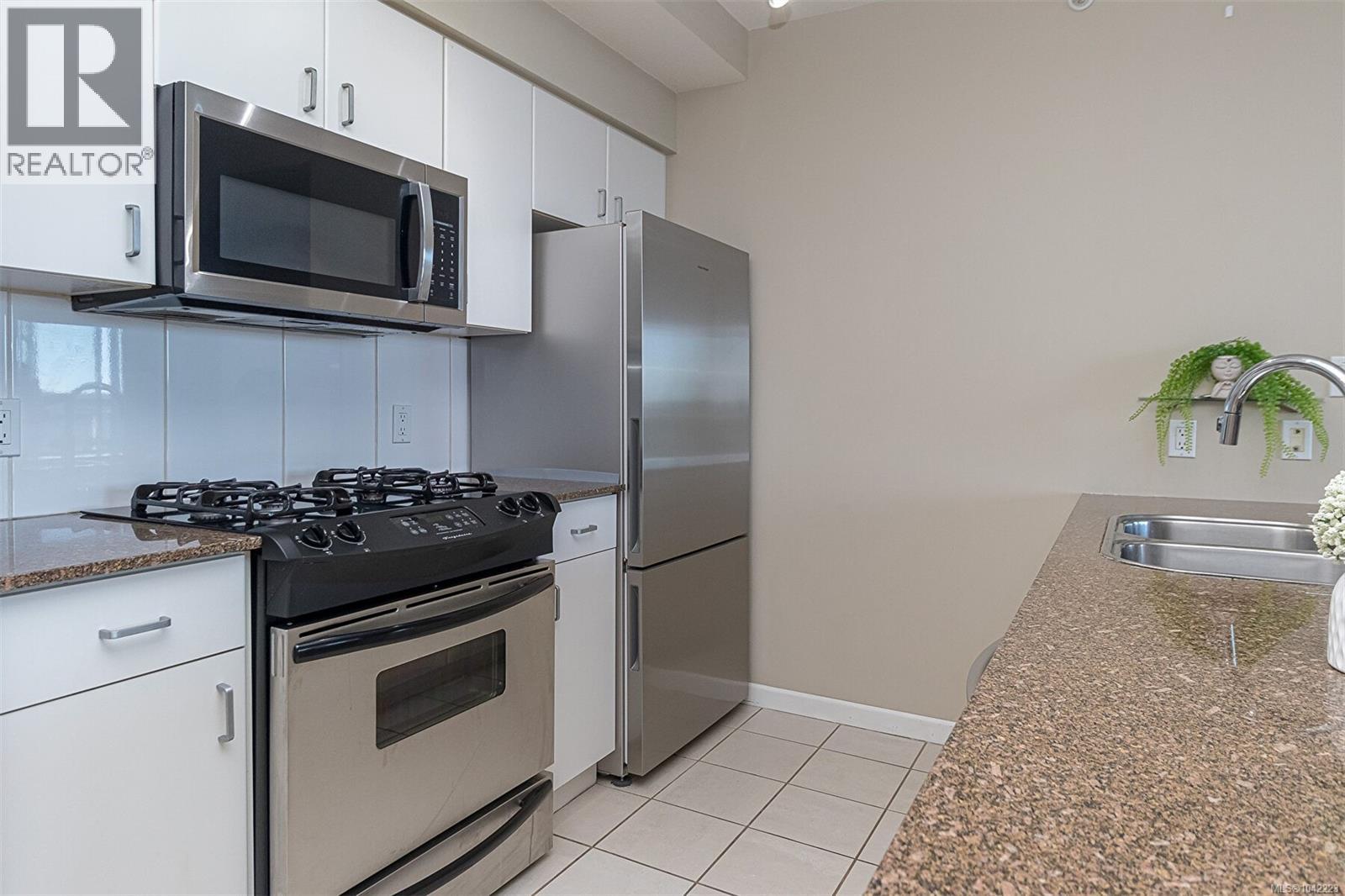 #816 160 Wilson St - 16