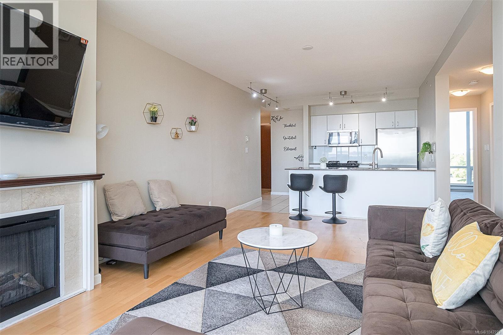 #816 160 Wilson St - 10