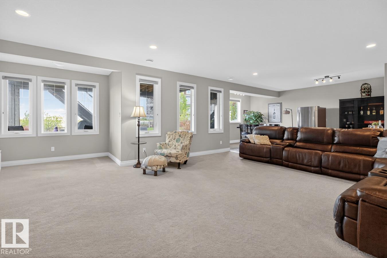 4232 8 ST NW - 34