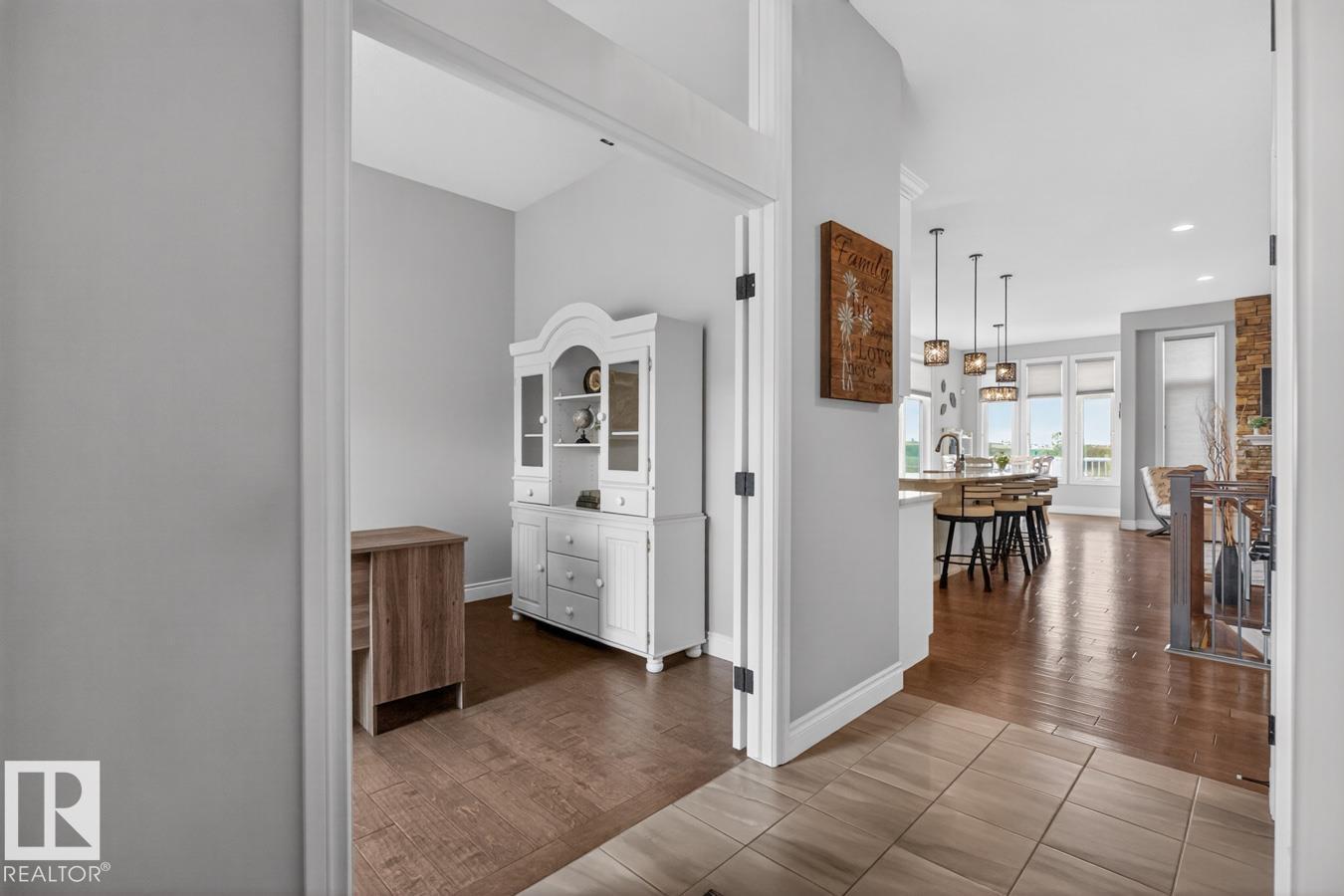 4232 8 ST NW - 29