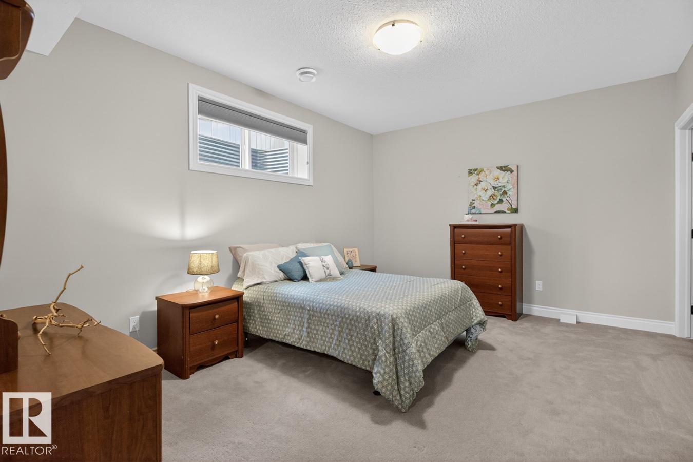 4232 8 ST NW - 37