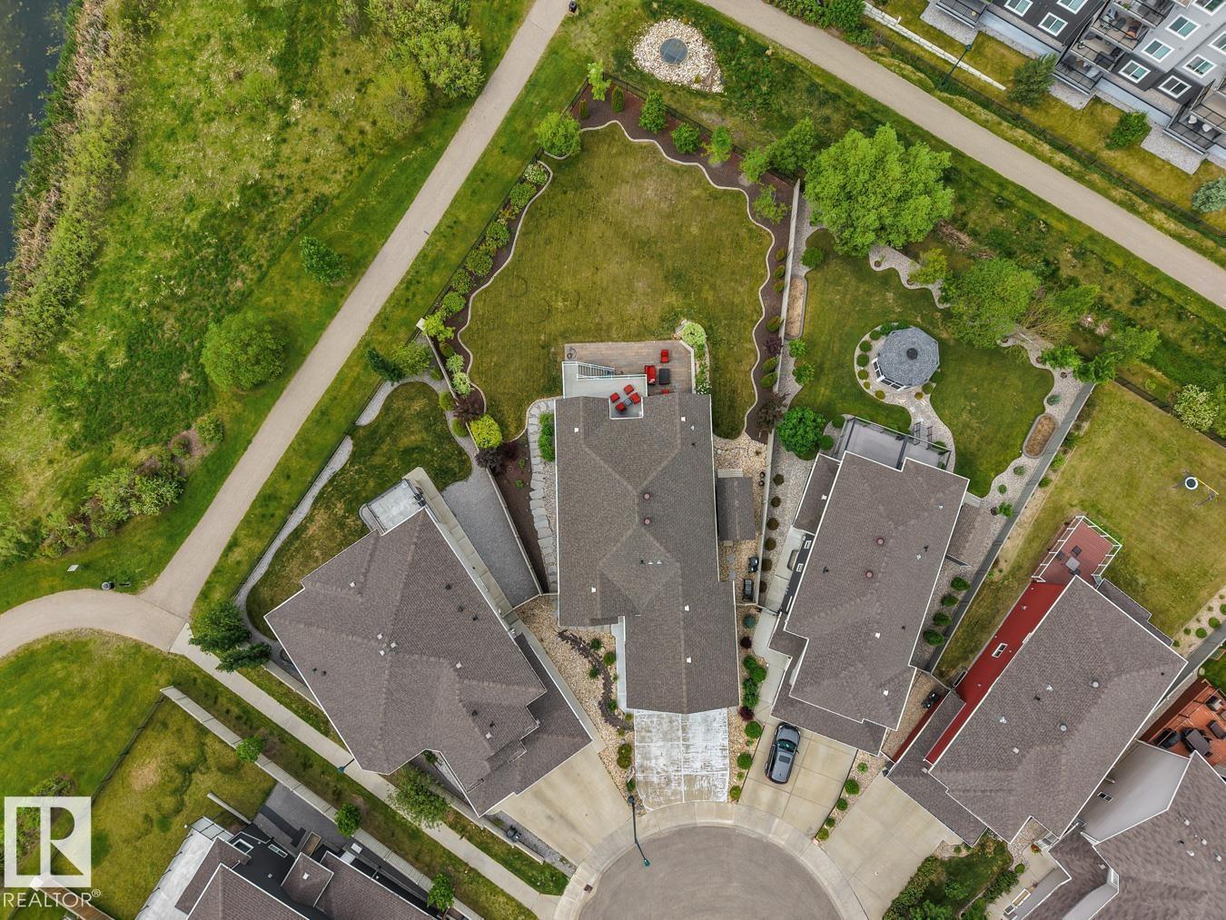 4232 8 ST NW - 52