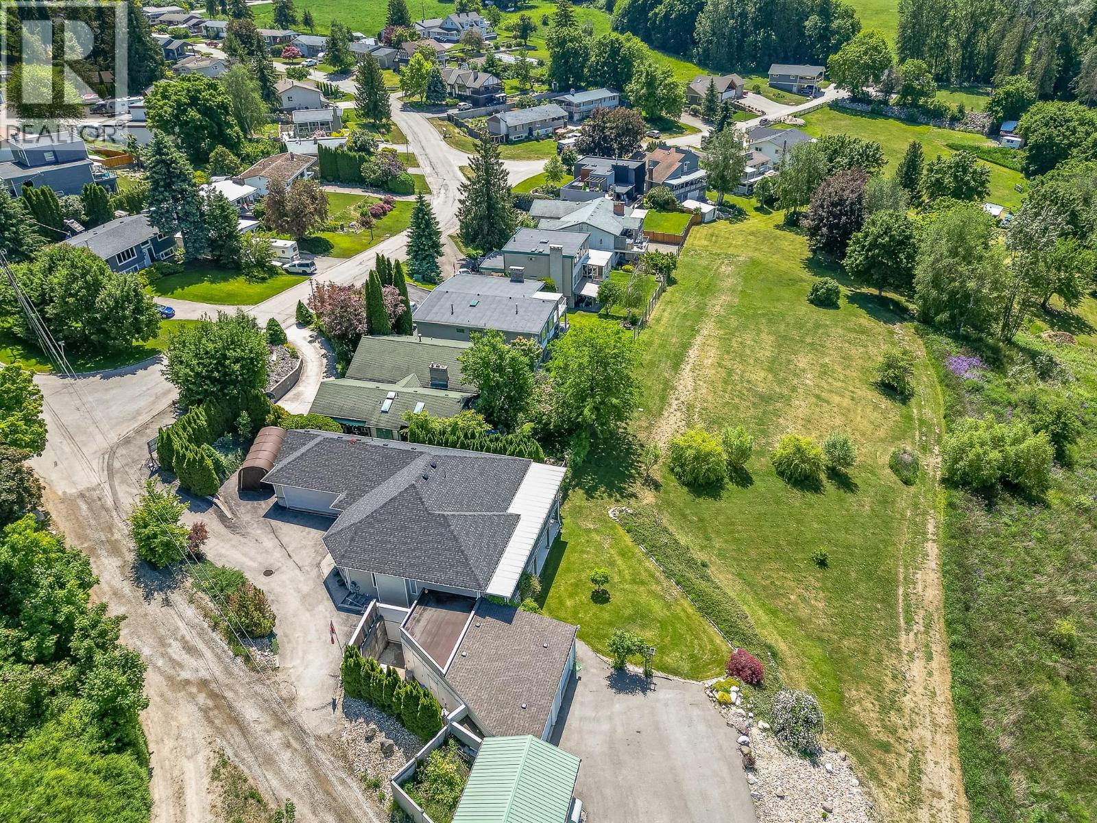 1660 28 Avenue NE - 60