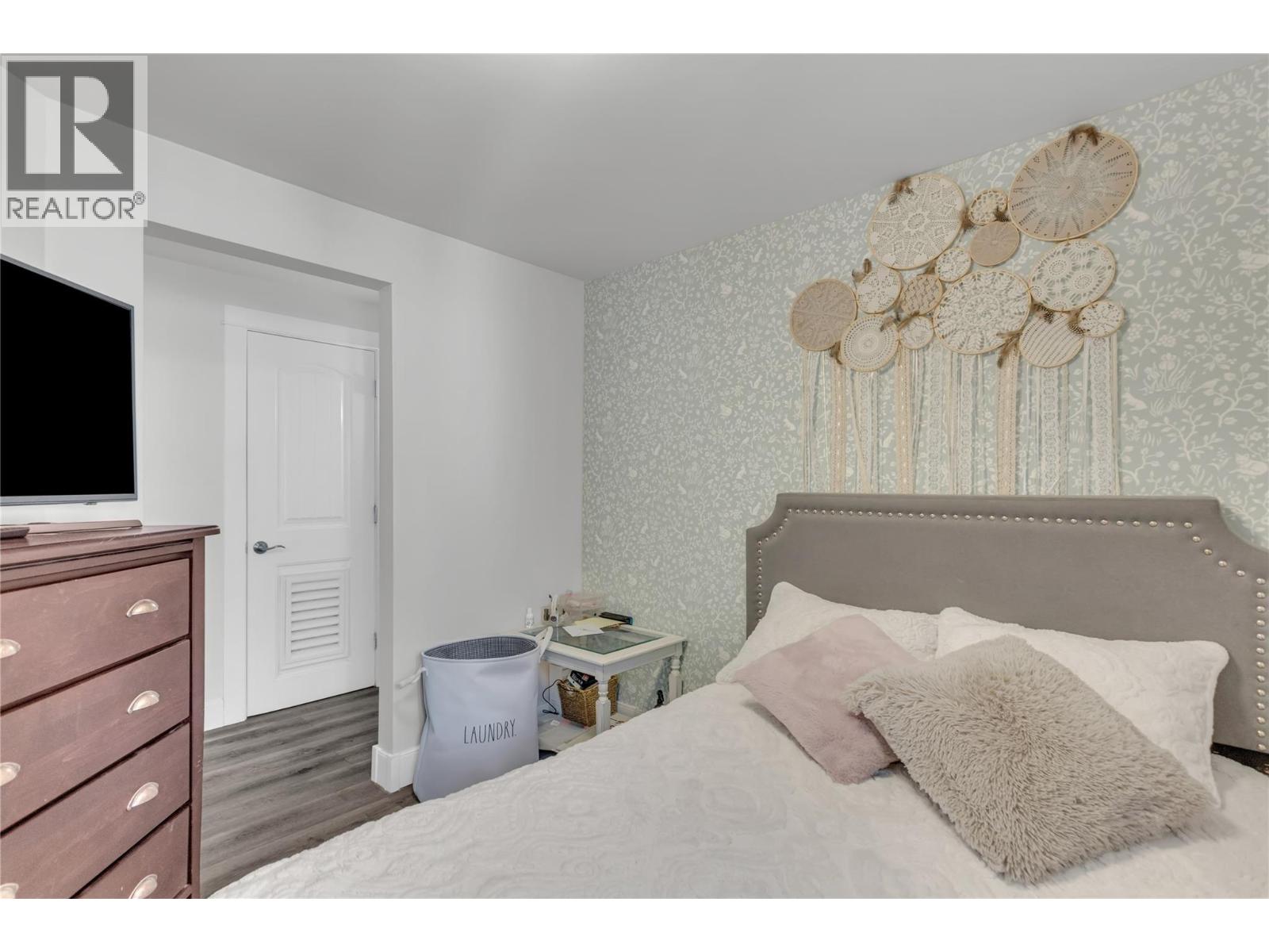 #8 4355 Jaud Road - 24