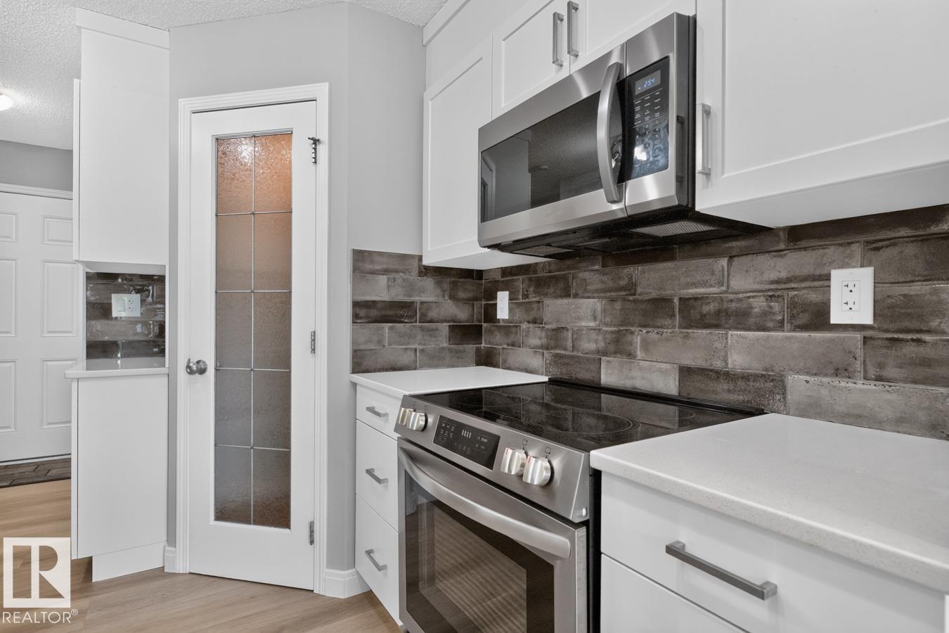#120 21 SUMMERWOOD DR - 18