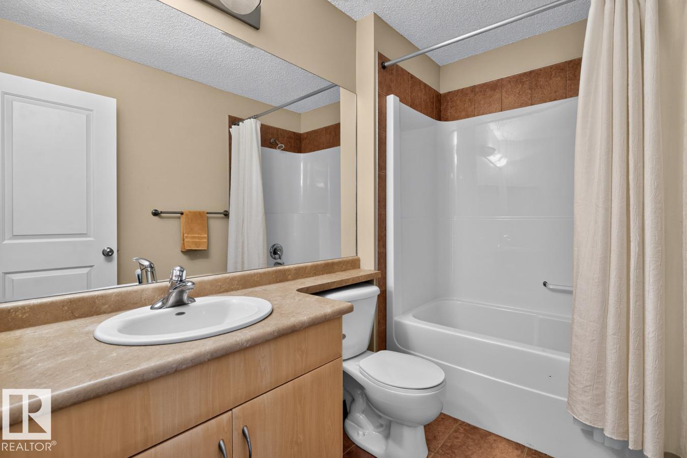 #120 21 SUMMERWOOD DR - 33