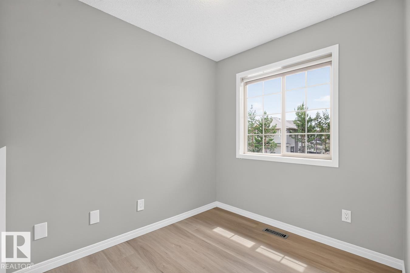 #120 21 SUMMERWOOD DR - 29