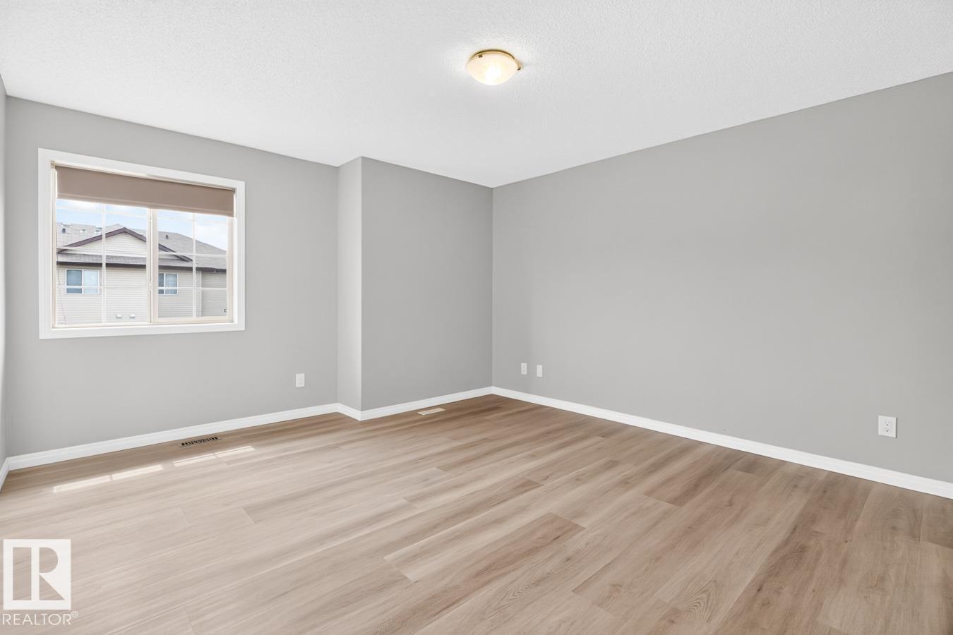 #120 21 SUMMERWOOD DR - 35