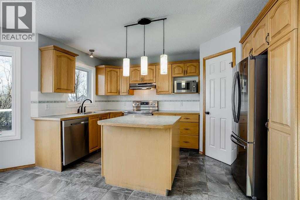 107 2A Avenue NW - photo 5