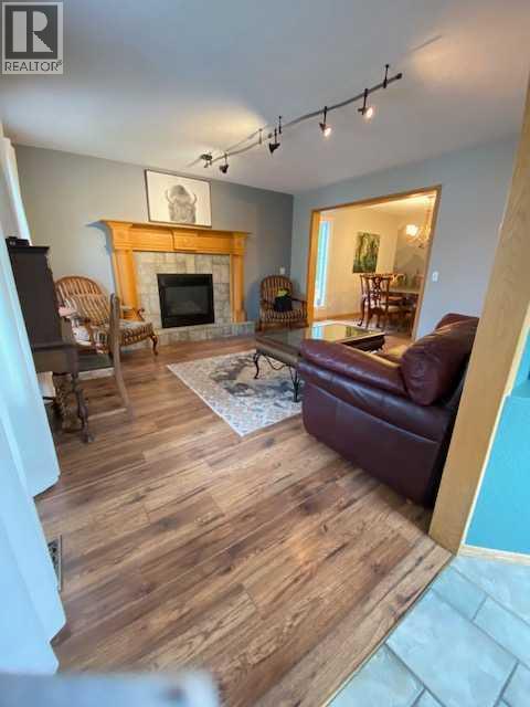 107 2A Avenue NW — photo 7