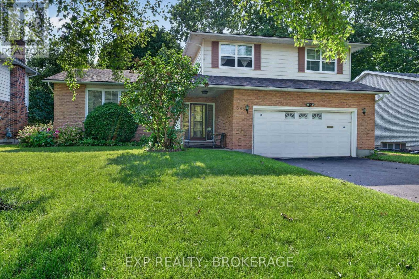 395 CARRIE CRESCENT - 1