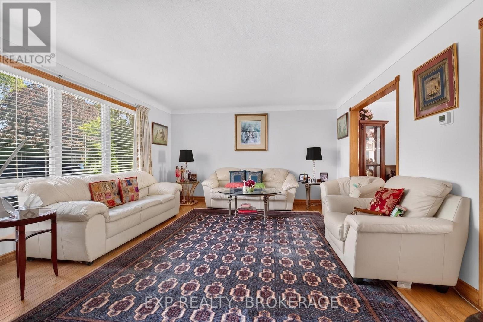 395 CARRIE CRESCENT - Image 19
