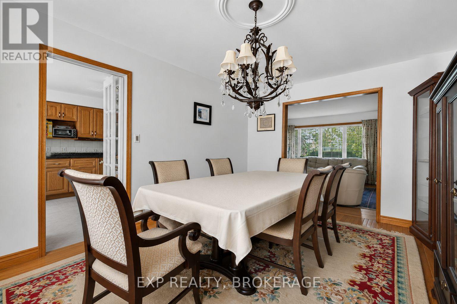 395 CARRIE CRESCENT - Image 4