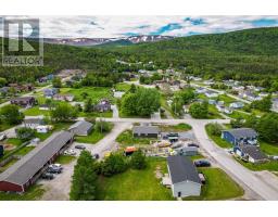 51 Hillview Road thumbnail 12