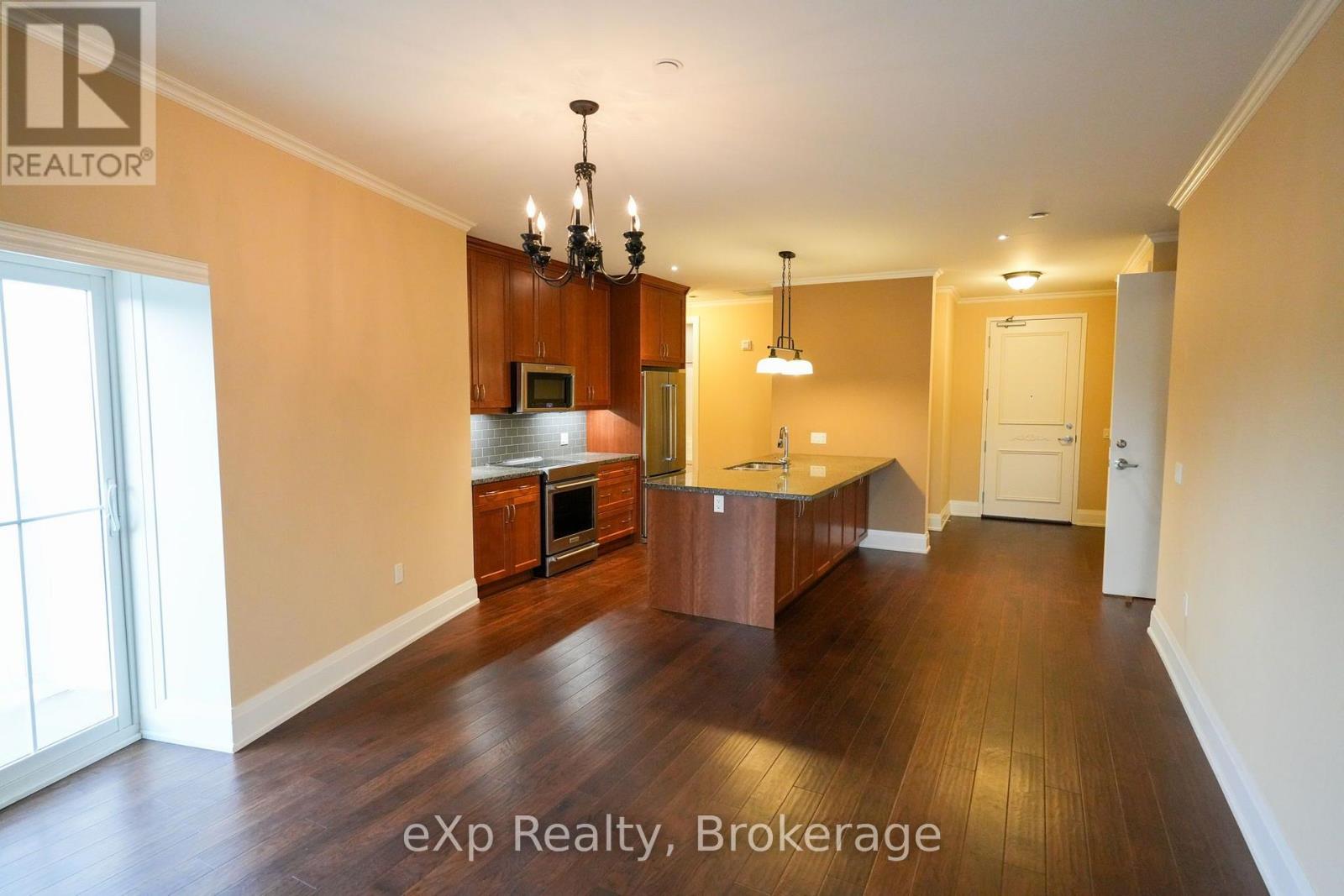 #203 80 9TH STREET E - 14