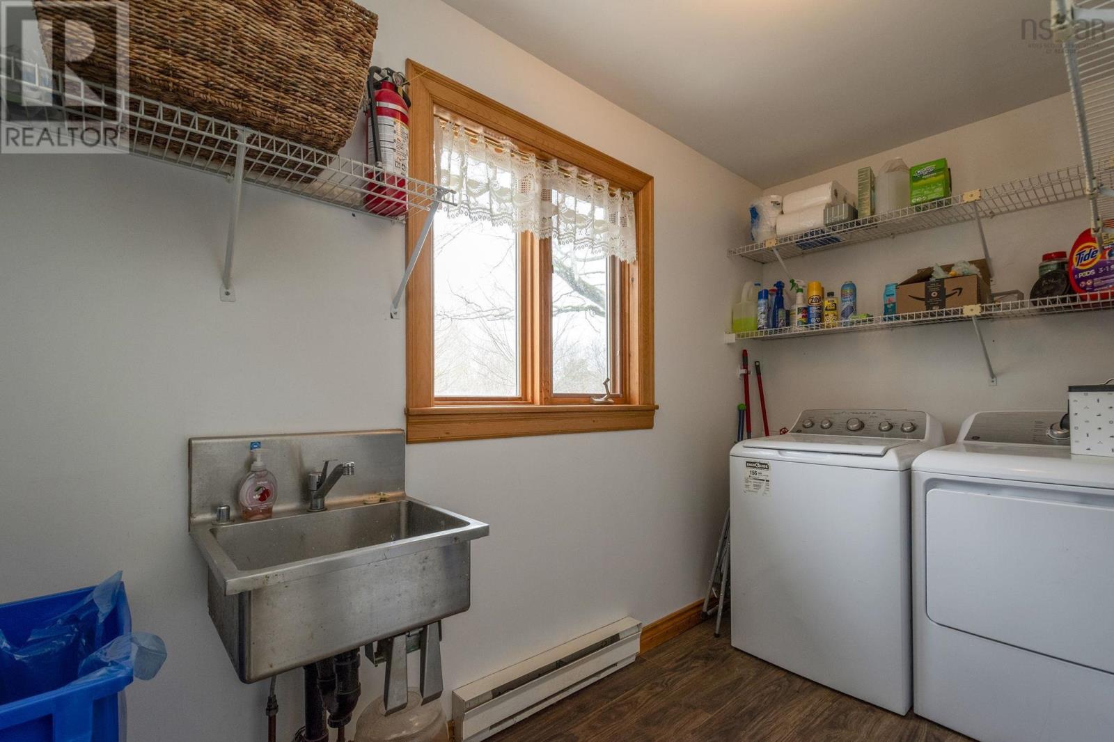 752 Main Street - 11